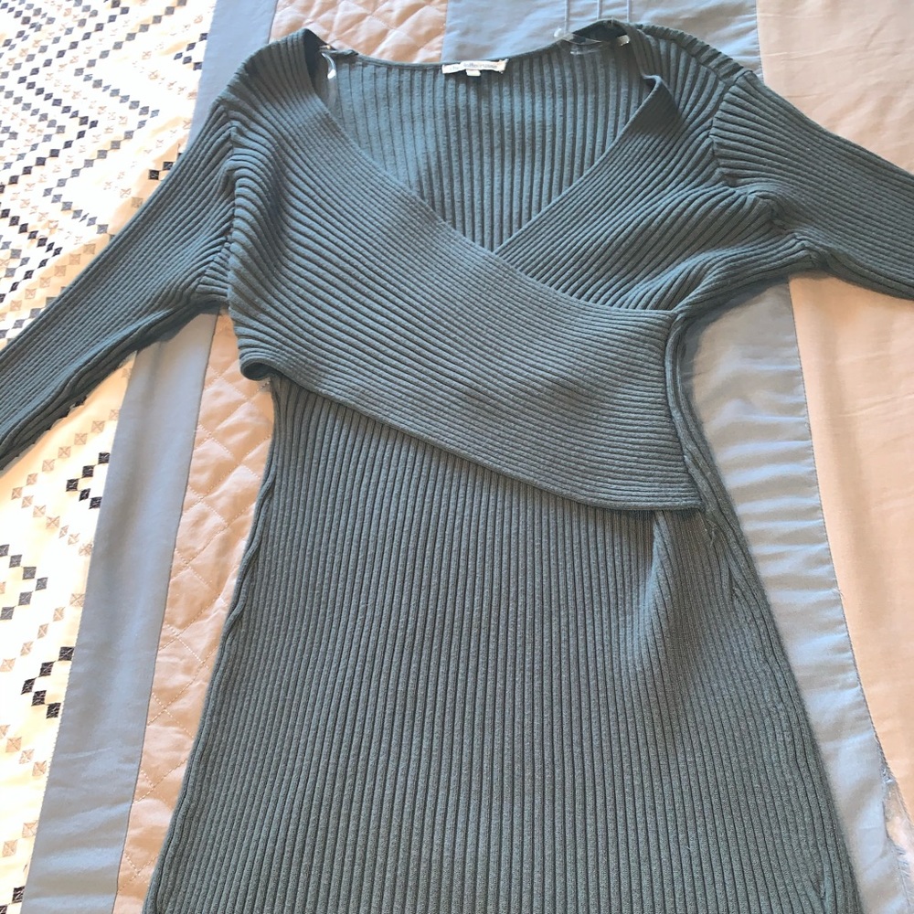 Dress - Picture 4 of 4